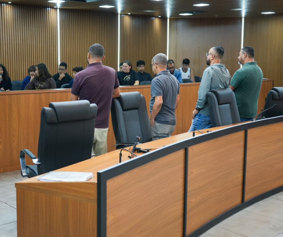 A CASA É SUA: alunos da UME Mário de Oliveira questionam vereadores sobre educação, acessibilidade e mobilidade