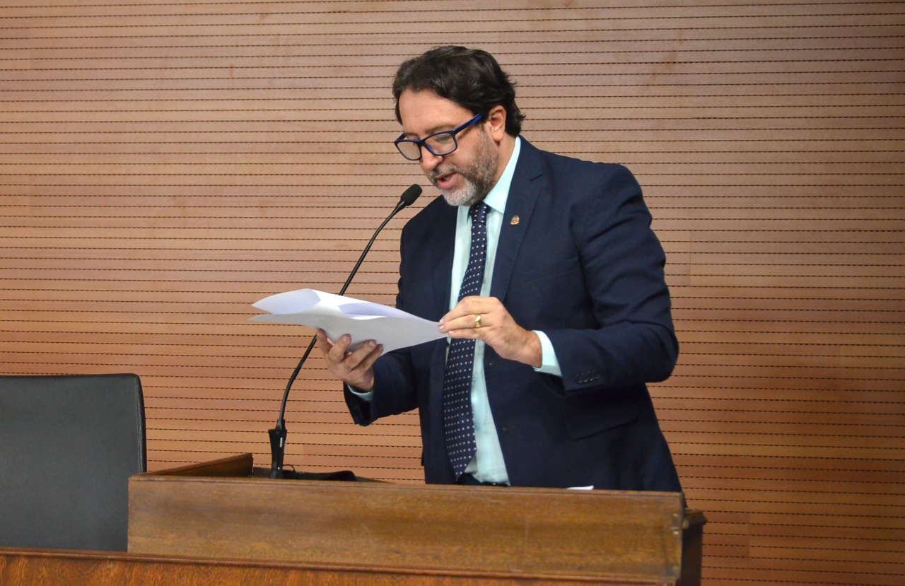 Alessandro Oliveira pede instalação de CAPS infantojuvenil na cidade