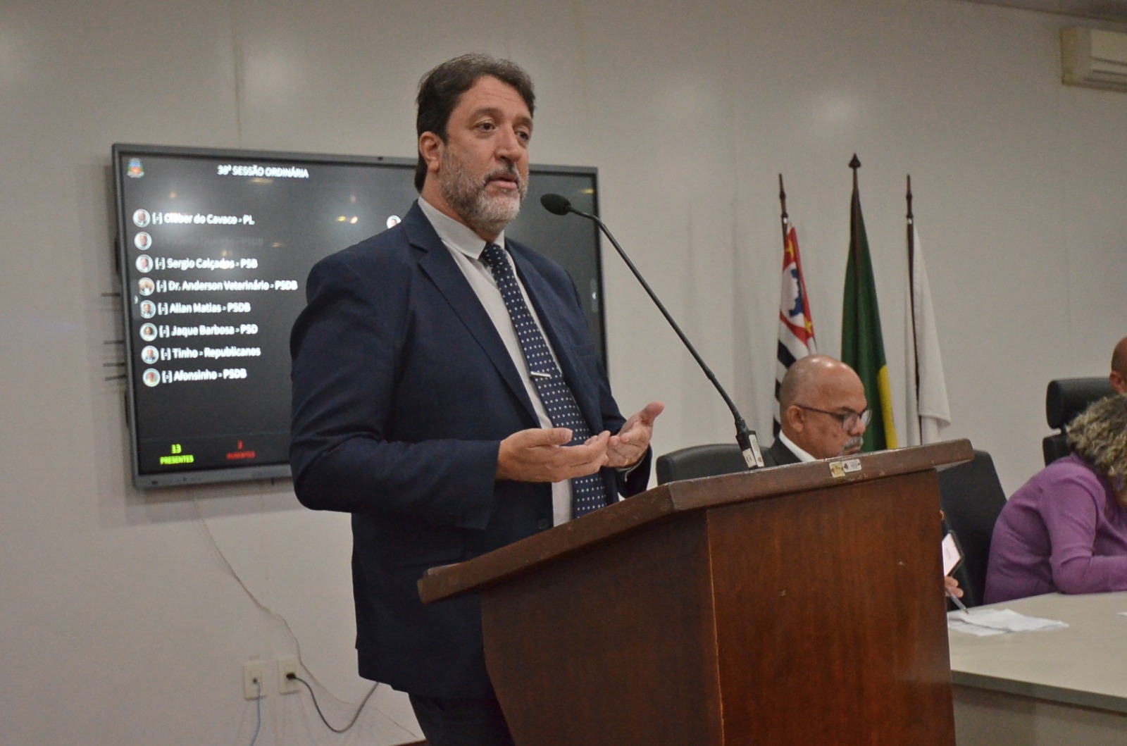 Alessandro Oliveira questiona falta de políticas de igualdade racial na cidade