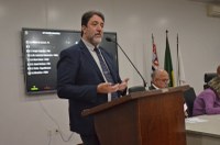 Alessandro Oliveira questiona falta de políticas de igualdade racial na cidade