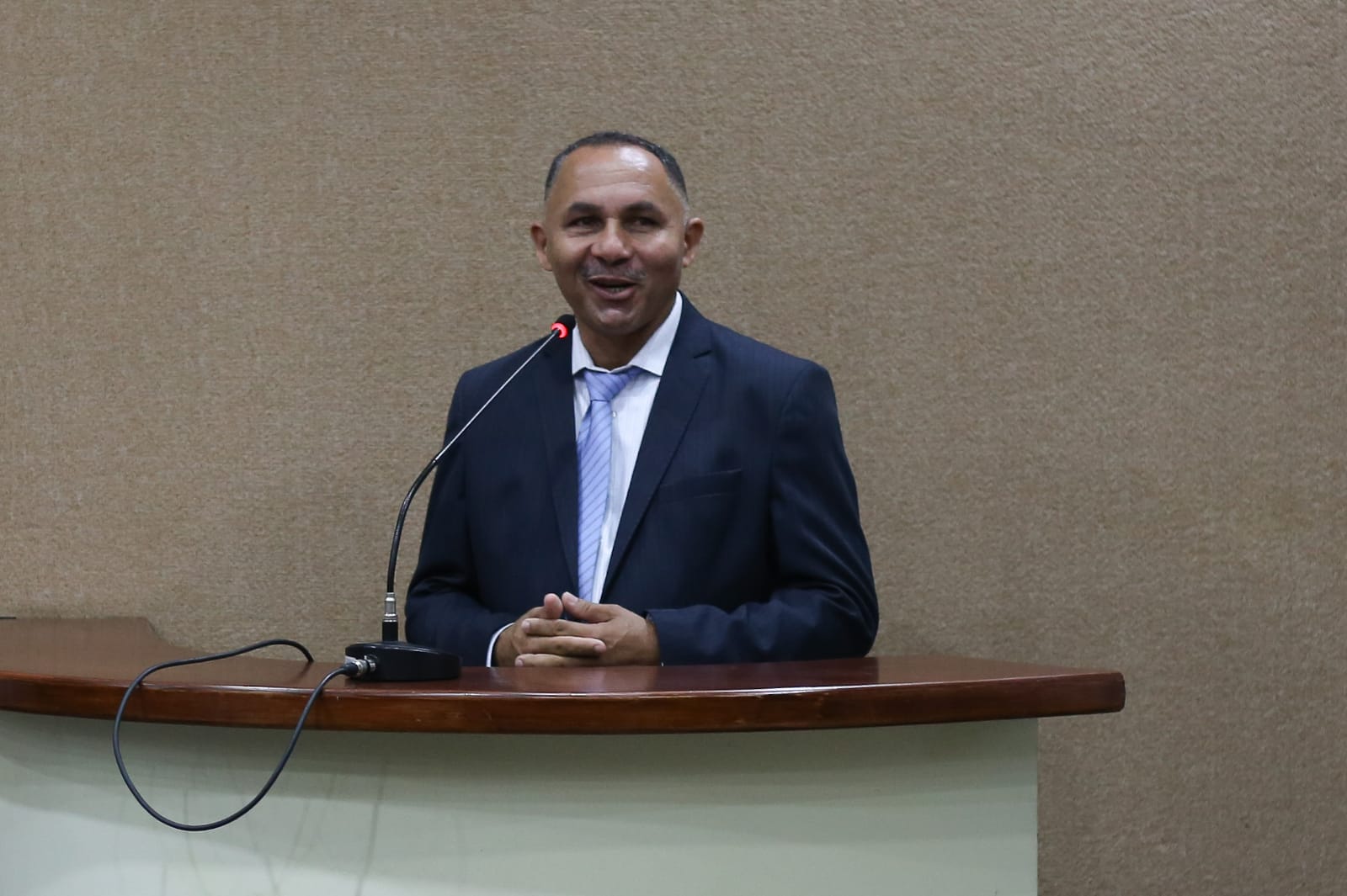 Alfredo de Souza, o Cabeças Bar, toma posse como vereador na Câmara de Cubatão