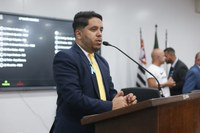 Allan Matias homenageia igreja evangélica Assembleia de Deus de Cubatão 