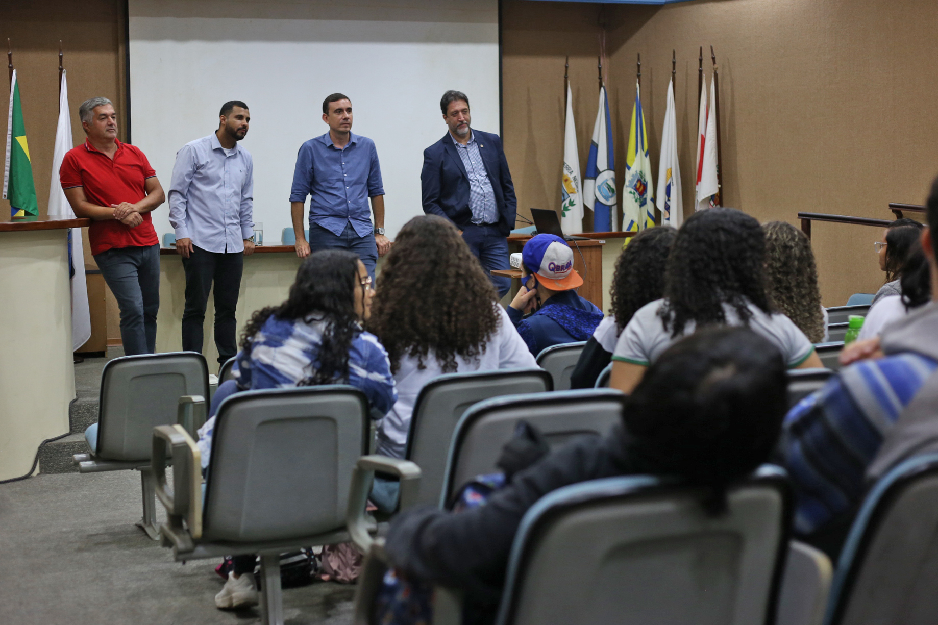 Alunos da Escola José da Costa participam do programa “A Casa É Sua” e sabatinam parlamentares