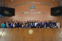 Alunos da Escola Júlio Conceição participam do programa “A Casa É Sua” e questionam vereadores