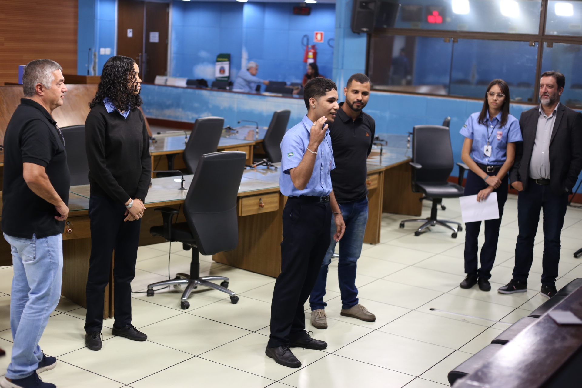 Aprendizes participam do programa “A Casa É Sua” e questionam parlamentares