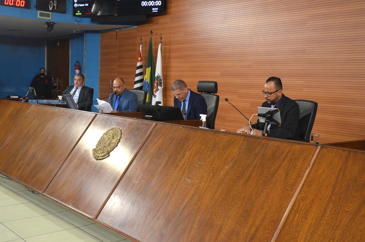 Câmara aprova projeto que destina emendas para educação e saúde