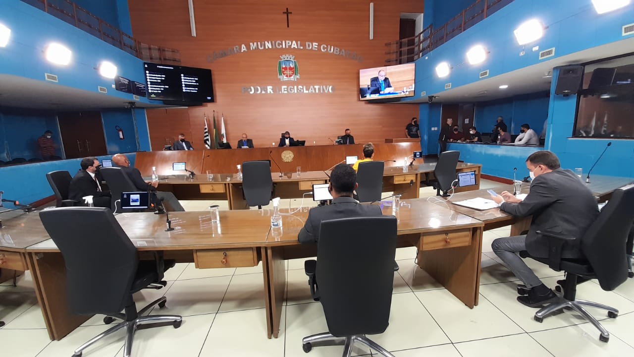 Câmara aprova projeto que favorece a compra de vacinas contra a Covid-19