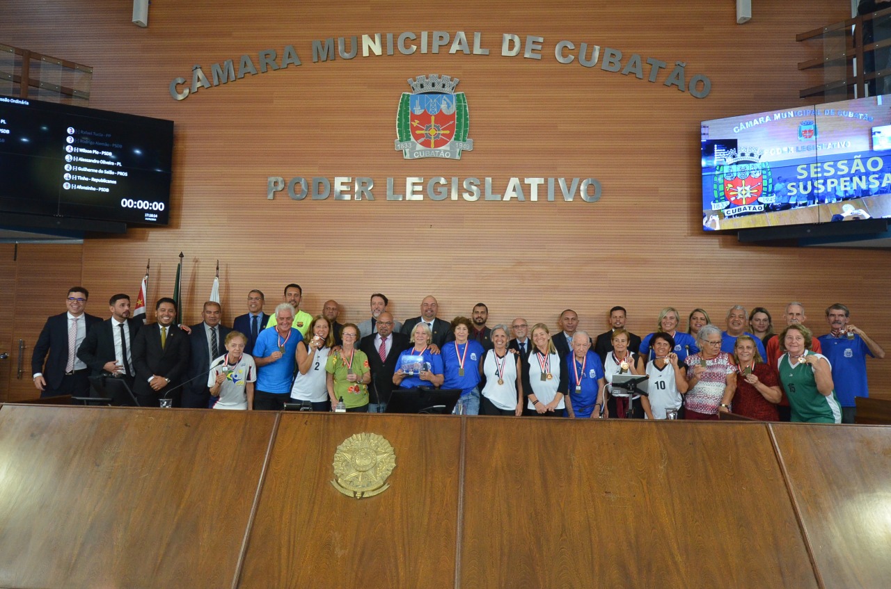 Câmara homenageia idosos que participaram dos Jogos Regionais da Melhor Idade