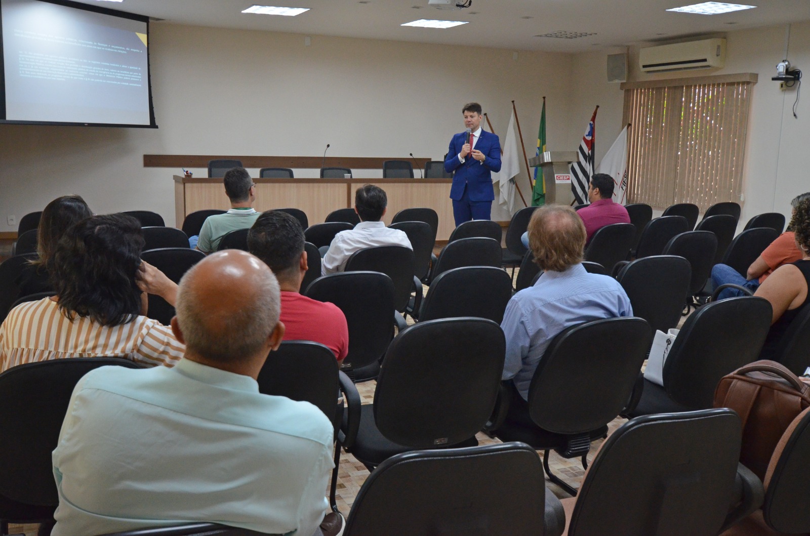 Câmara promove curso de condutas vedadas em ano eleitoral para agentes públicos