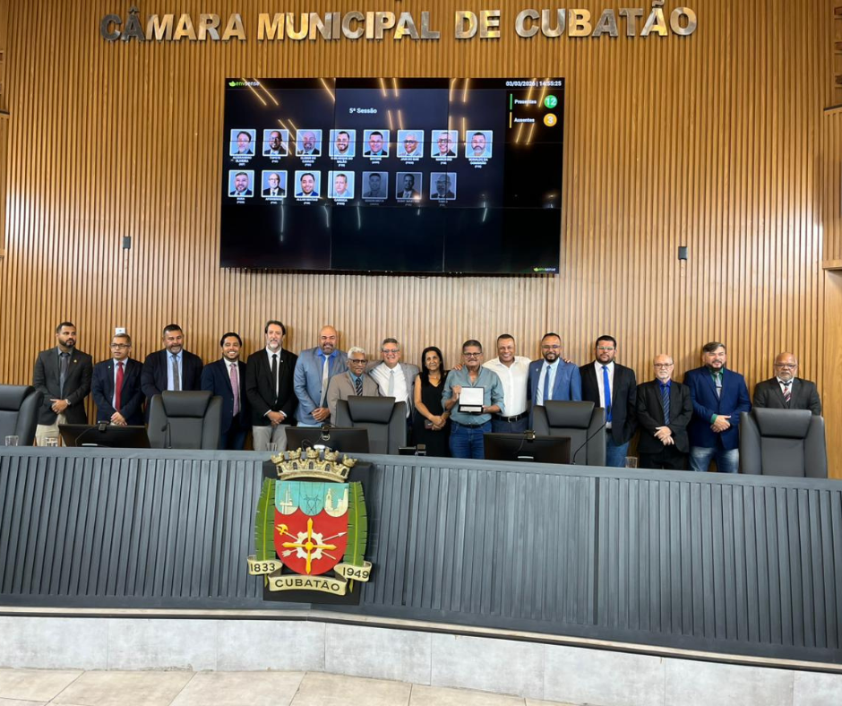 Carioca apresenta moção de aplausos ao servidor aposentado Luiz Carlos Martins, o Jabá 