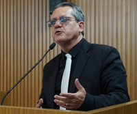 Carioca propõe CEV para tratar do excesso de cabos e fios em postes públicos