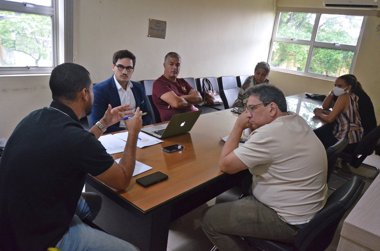 CEV que trata da regularização do cargo de pajem discute medidas para resolver o impasse