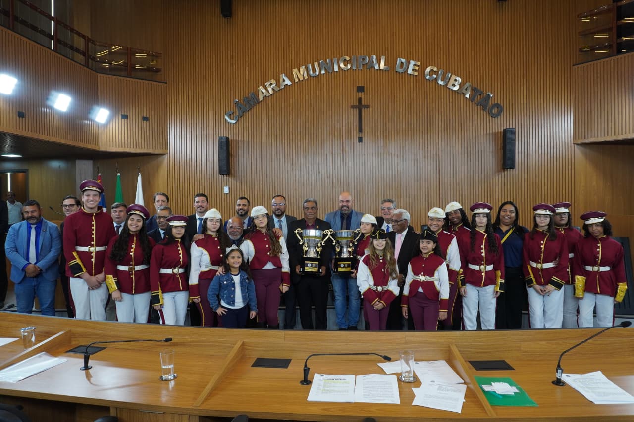 Cléber do Cavaco homenageia Banda Marcial da UME Rui Barbosa com moção de aplausos