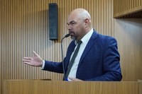 Cléber do Cavaco solicita instalação de totens para pets em Cubatão  