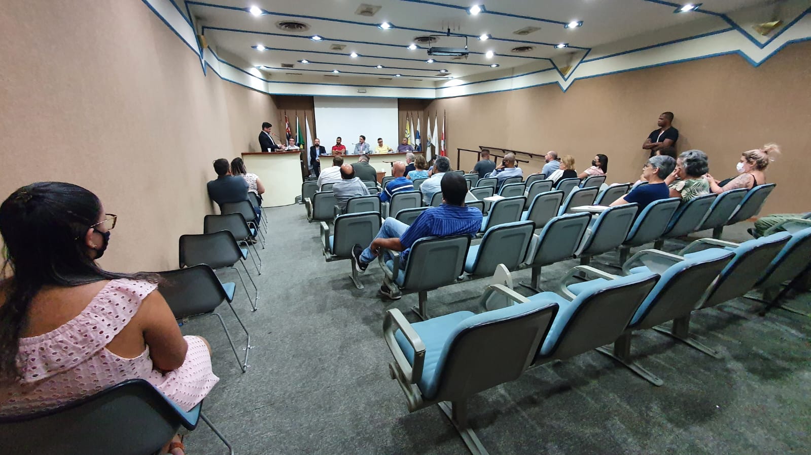 Comissão discute abono permanência com Executivo e representantes dos servidores