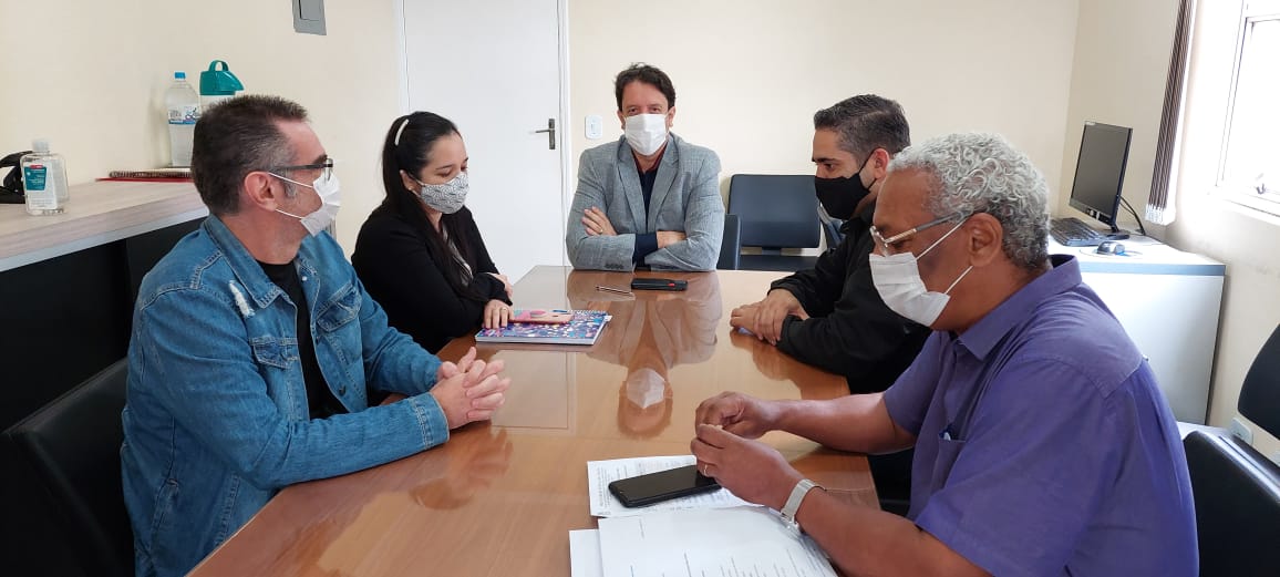 Comissão solicita cronograma de reformas das escolas municipais