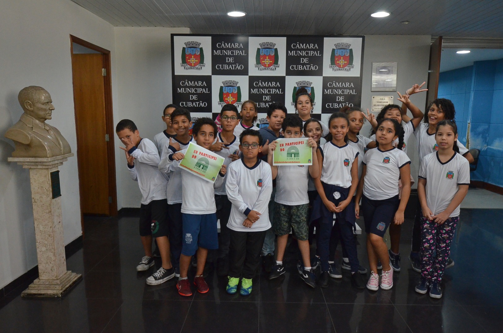 Democracia em pauta: alunos da UME Alagoas sabatinam parlamentares 