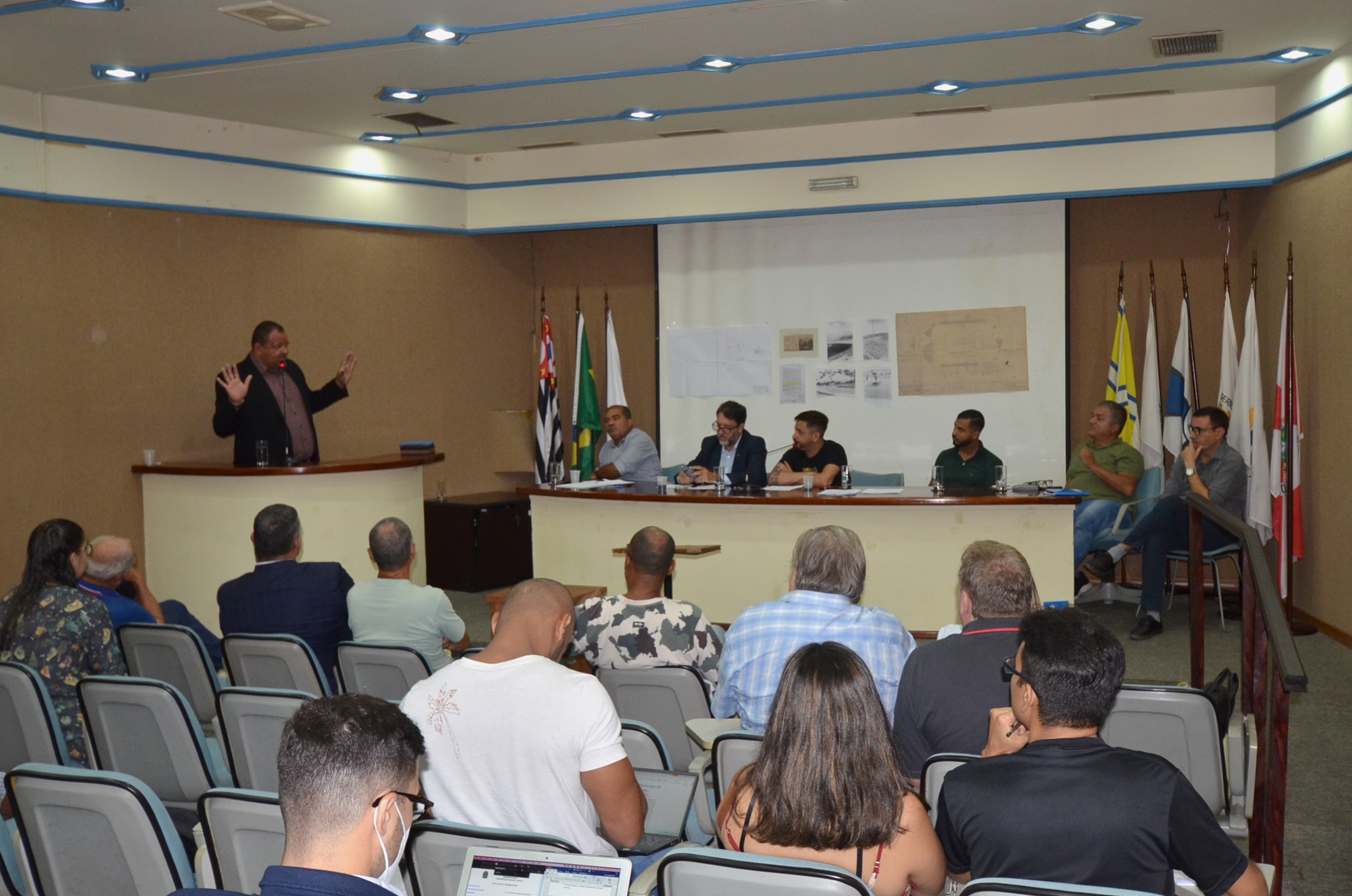 Dirigentes de atletismo criticam possível concessão do Centro Desportivo Roberto DicK