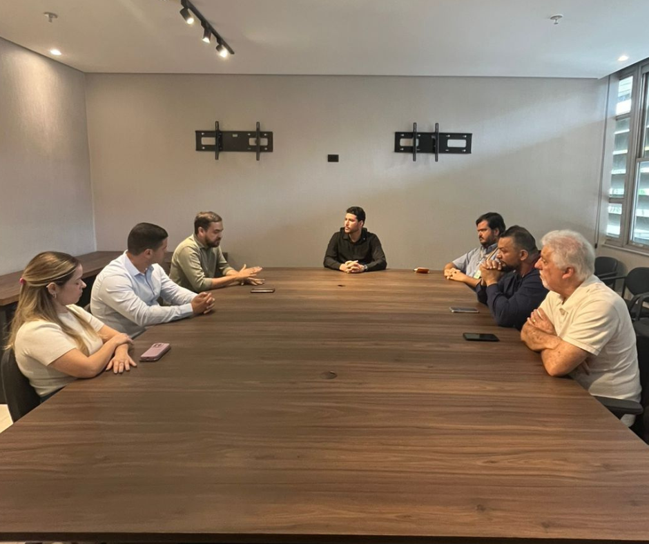 Edson Mota discute projeto de parque linear na Vila dos Pescadores com a iniciativa privada 