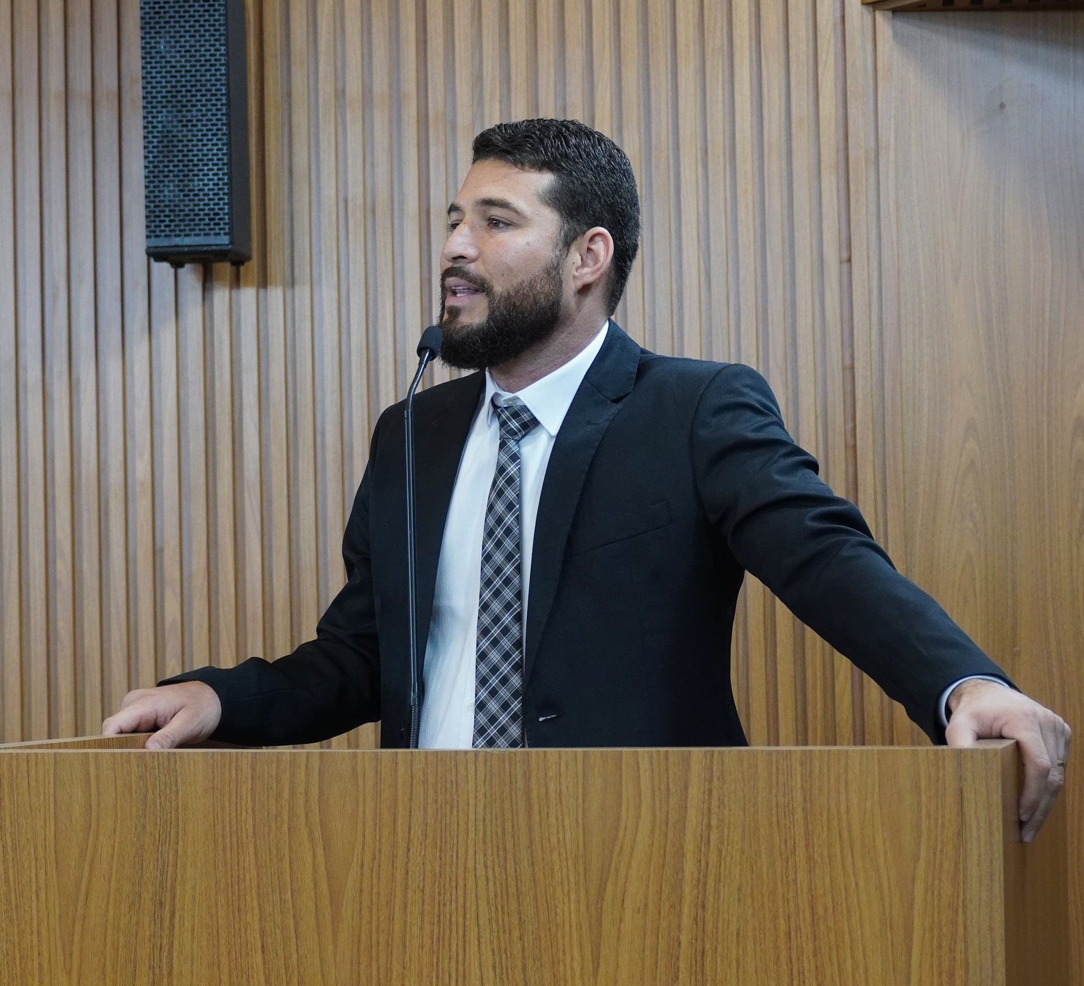 Edson Mota propõe CEV para discutir fechamento da “Frentona” na Vila dos Pescadores