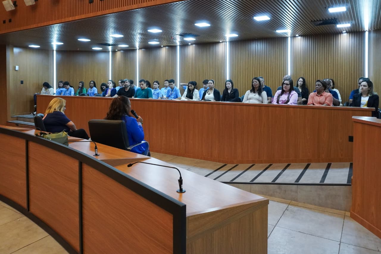 Em alusão ao Setembro Amarelo, Câmara promove debate sobre saúde mental do trabalhador