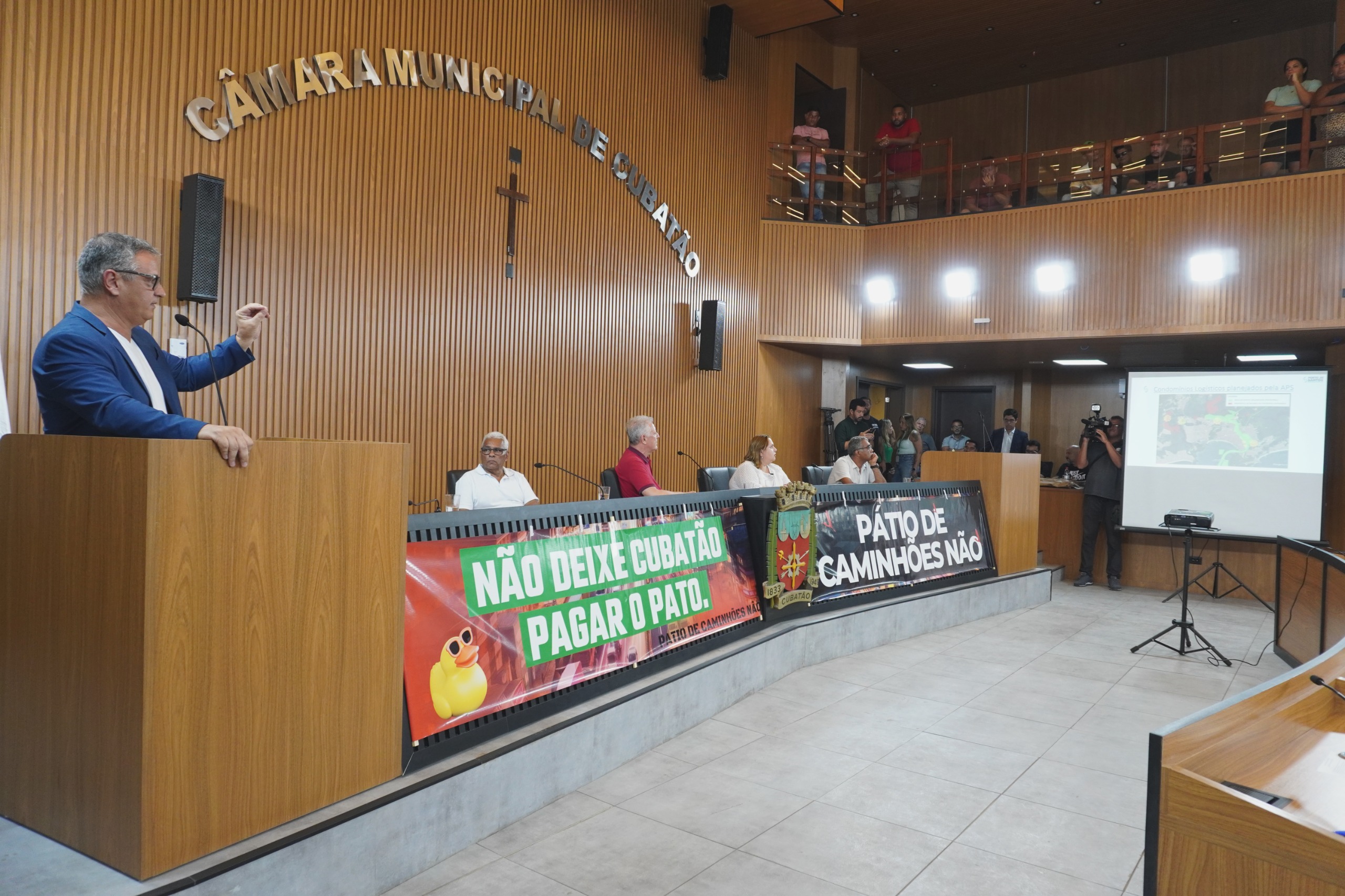 Em audiência pública, poder público e sociedade civil rejeitam criação de pátio na Ilha do Tatu