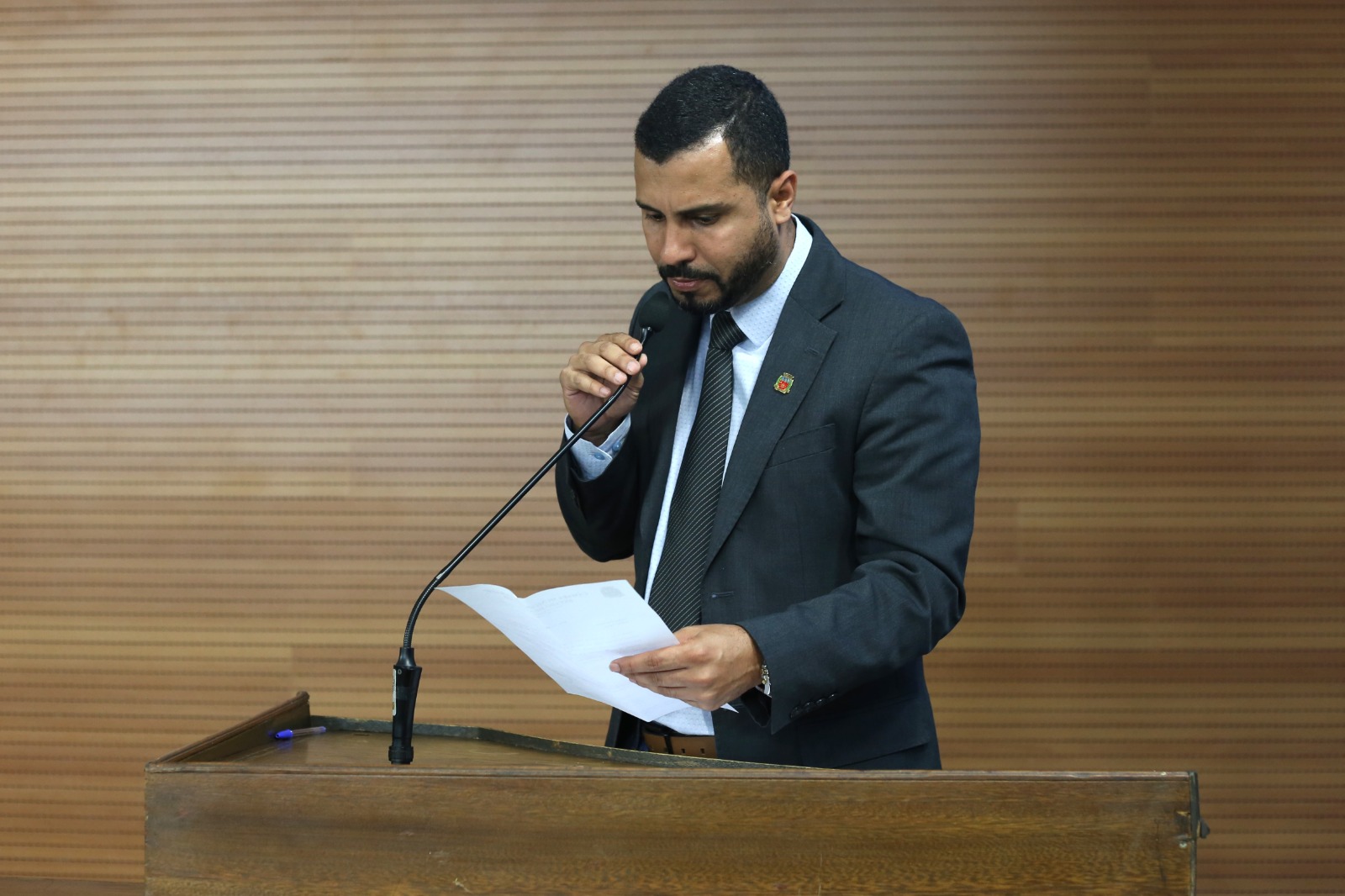 Em relatório final, vereadores cobram regularização do cargo de pajens