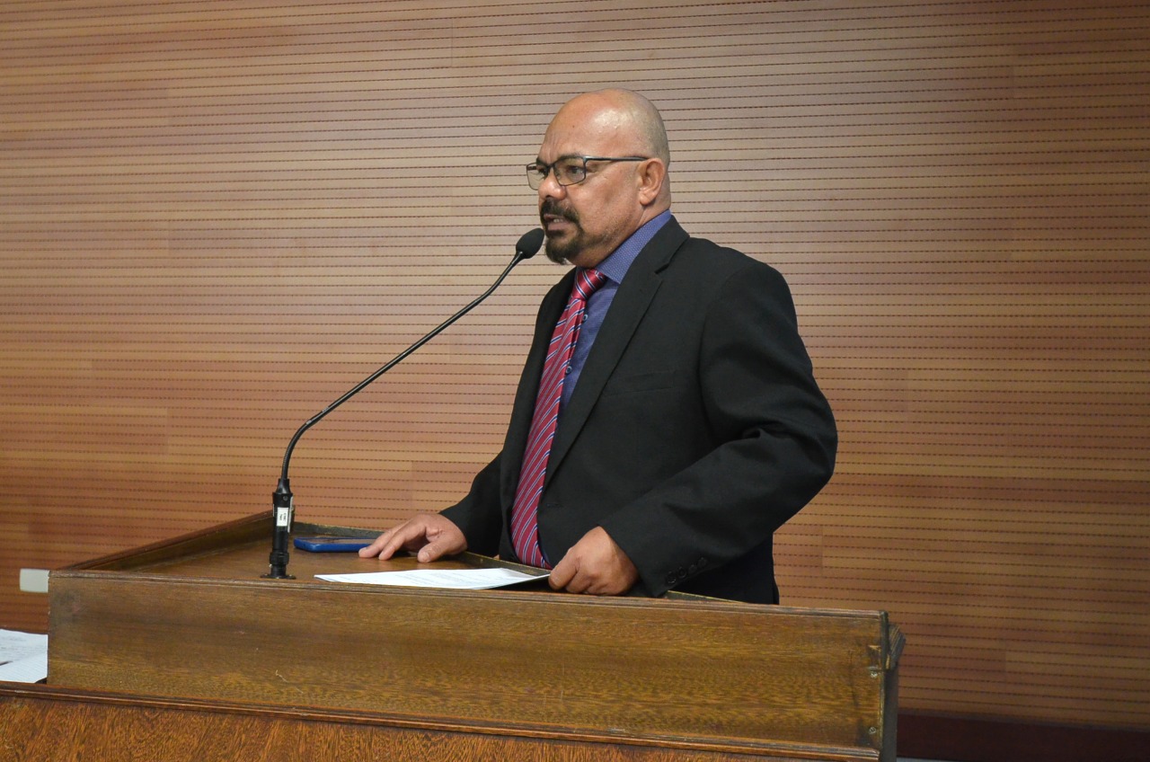 Em requerimento, Tinho solicita ao Poder Executivo reforma do Cemitério Municipal