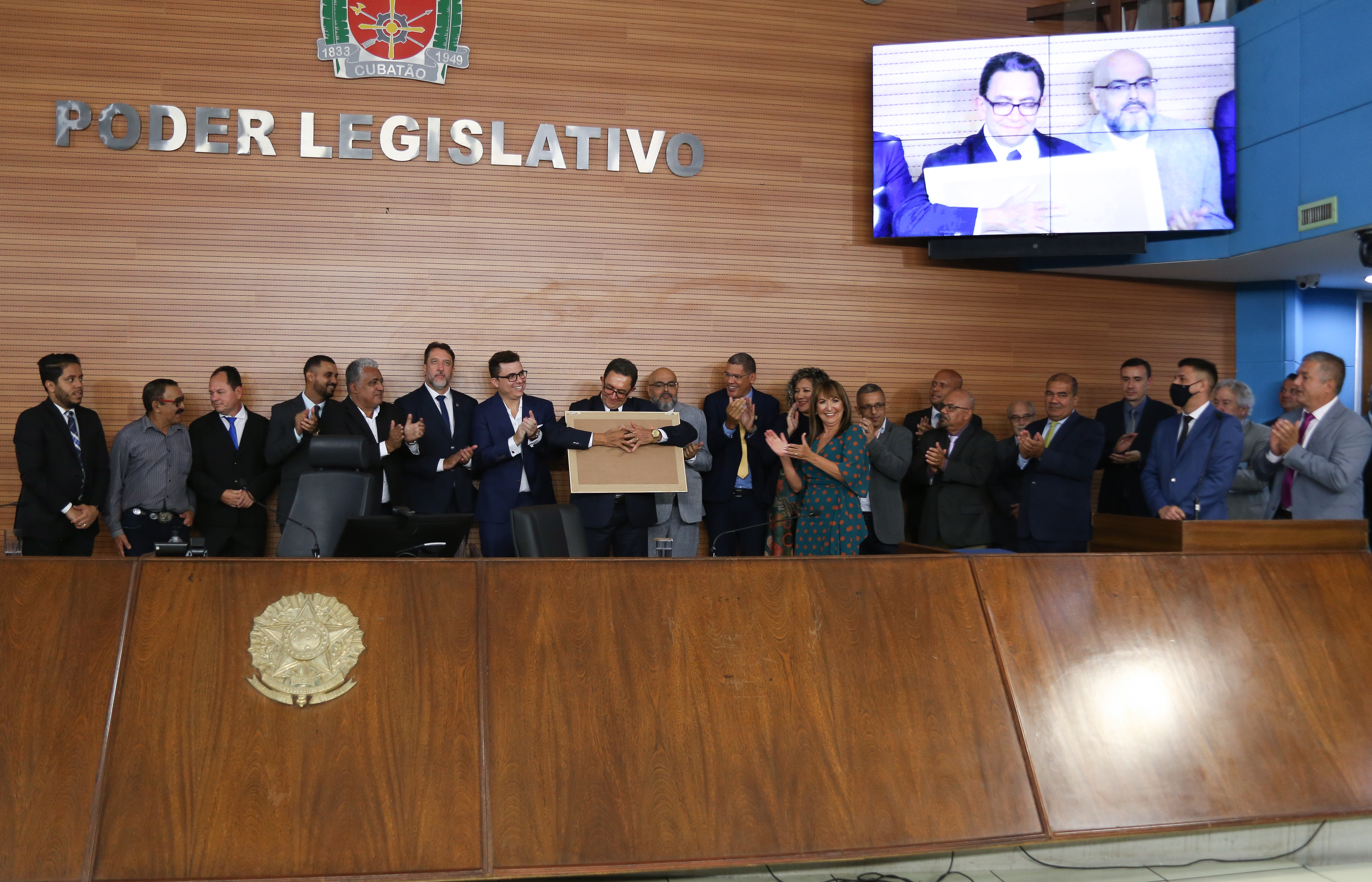 Em sessão solene, Câmara concede título de Cidadão Cubatense a João Ivaniel