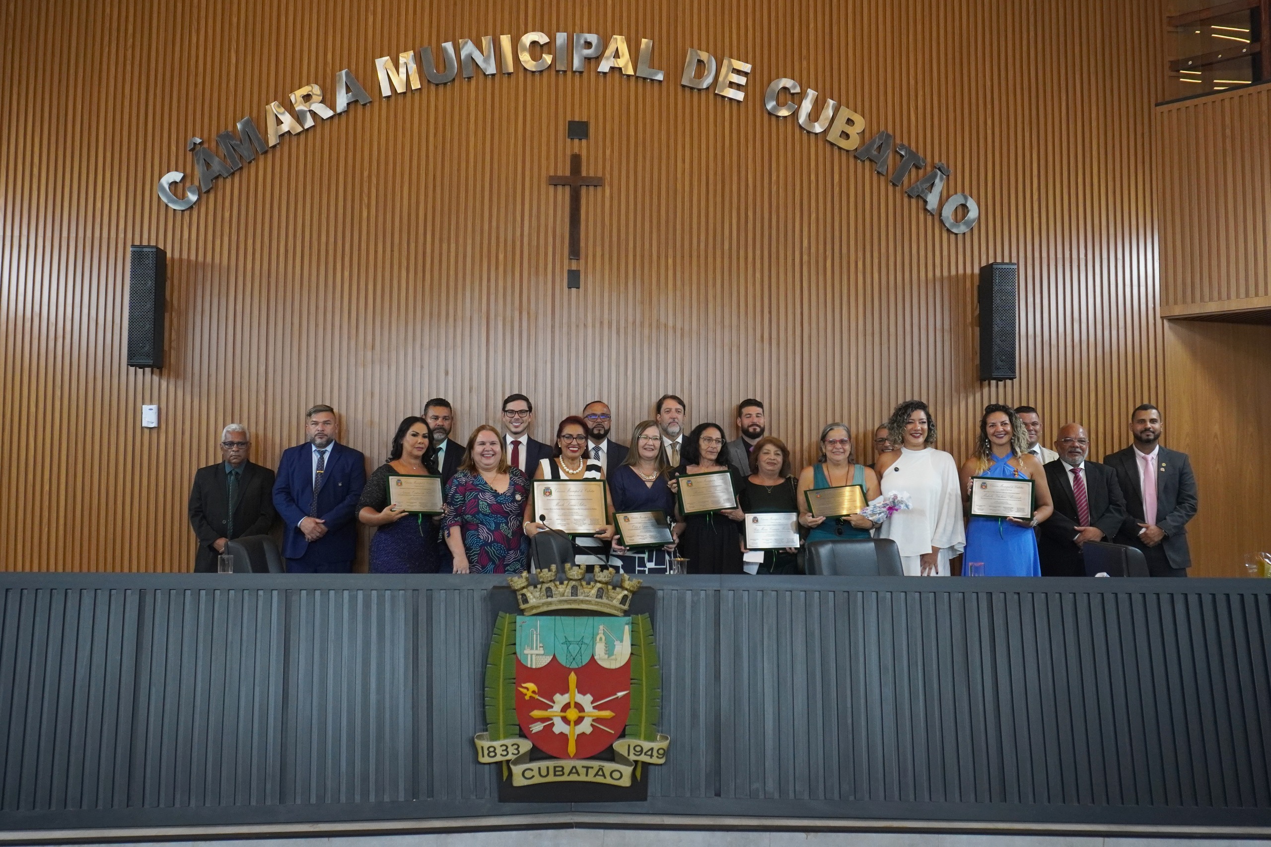 Em Sessão Solene, Câmara homenageia mulheres inspiradoras de Cubatão