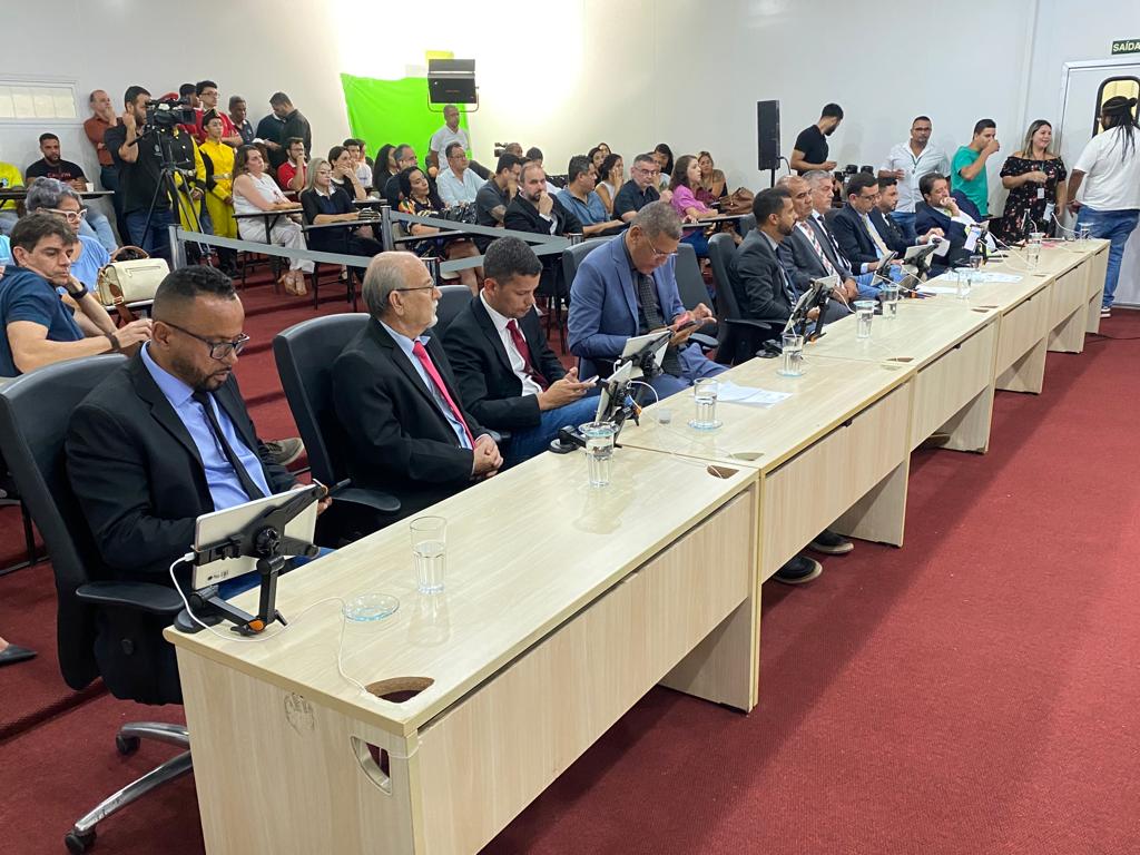 Falta de consenso provoca encerramento de sessão ordinária