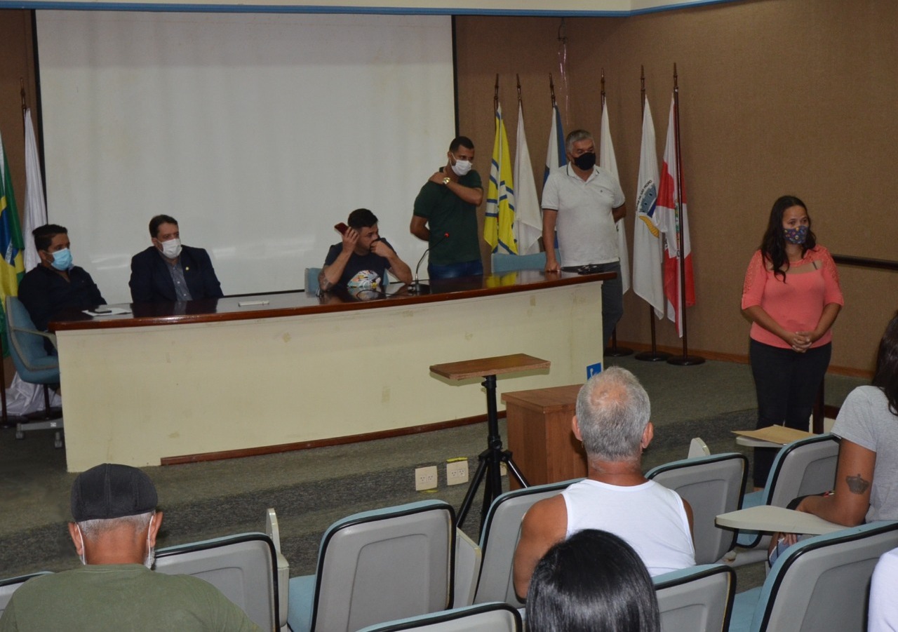 Falta de professores de apoio para estudantes com TEA é discutida na Câmara