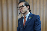 Guilherme Amaral quer implantação do ensino de Inglês do 1º ao 5º ano nas escolas públicas municipais