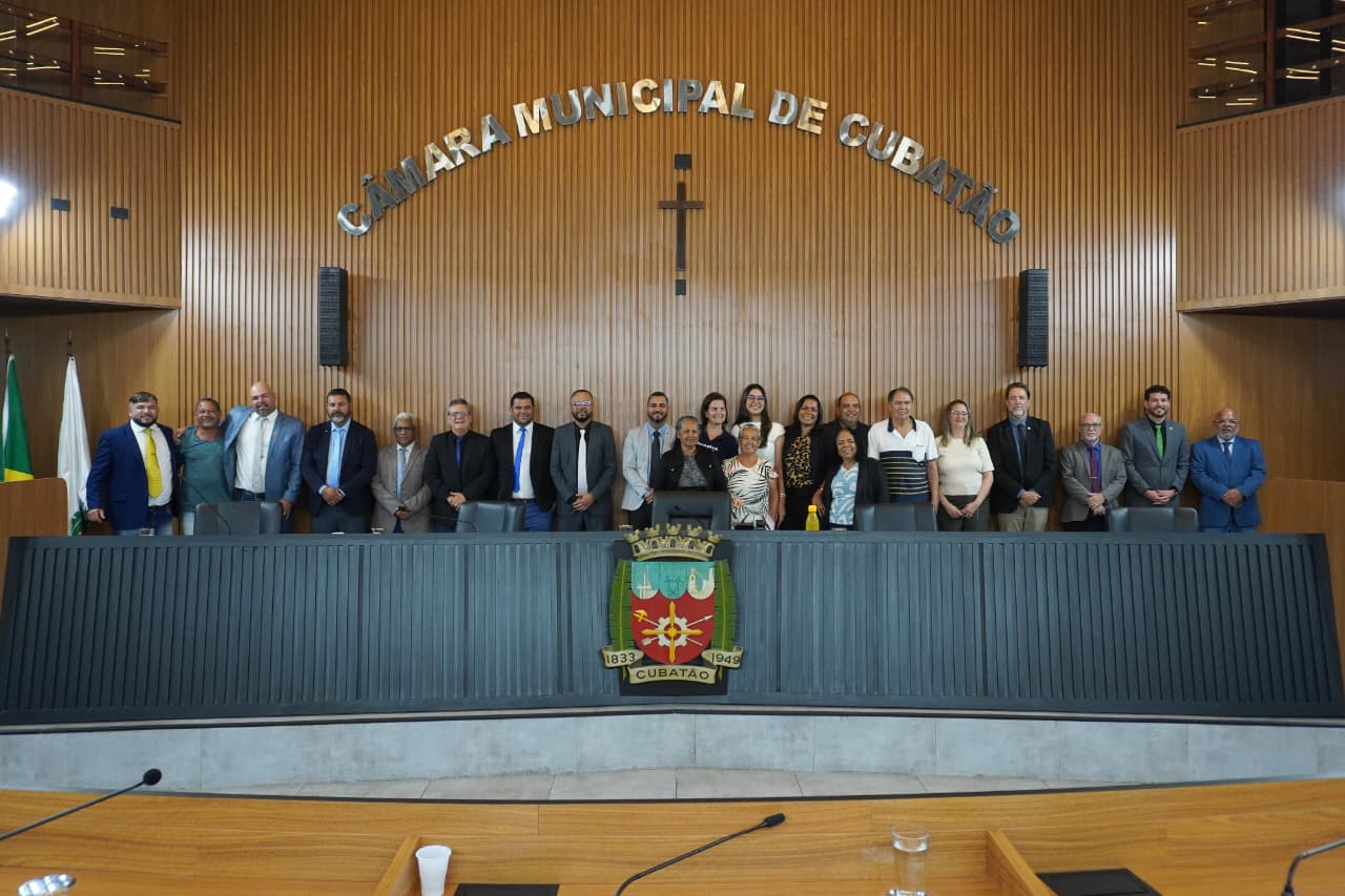 Guilherme do Salão homenageia jovem embaixadora do projeto sustentável Atmos 