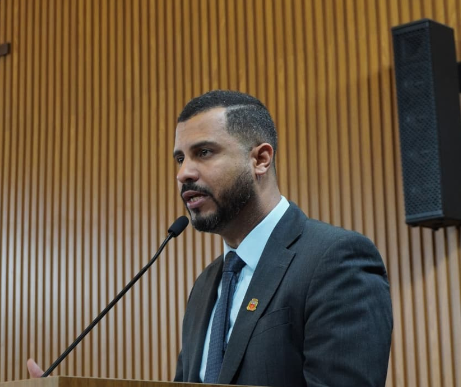 Guilherme do Salão propõe criação de nova linha de ônibus na Ilha Caraguatá e melhor estrutura a escolas