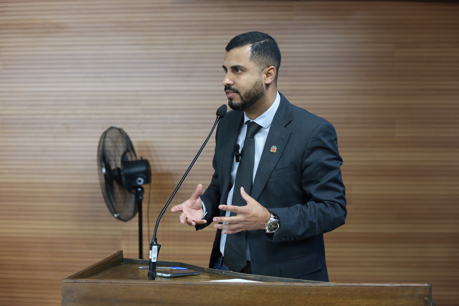 Guilherme do Salão solicita instalação de ala psiquiátrica no Hospital Municipal