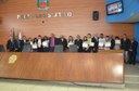 Adolescentes do Parlamento Mirim recebem certificados de participação. (Crédito: Rodrigo Palassi)