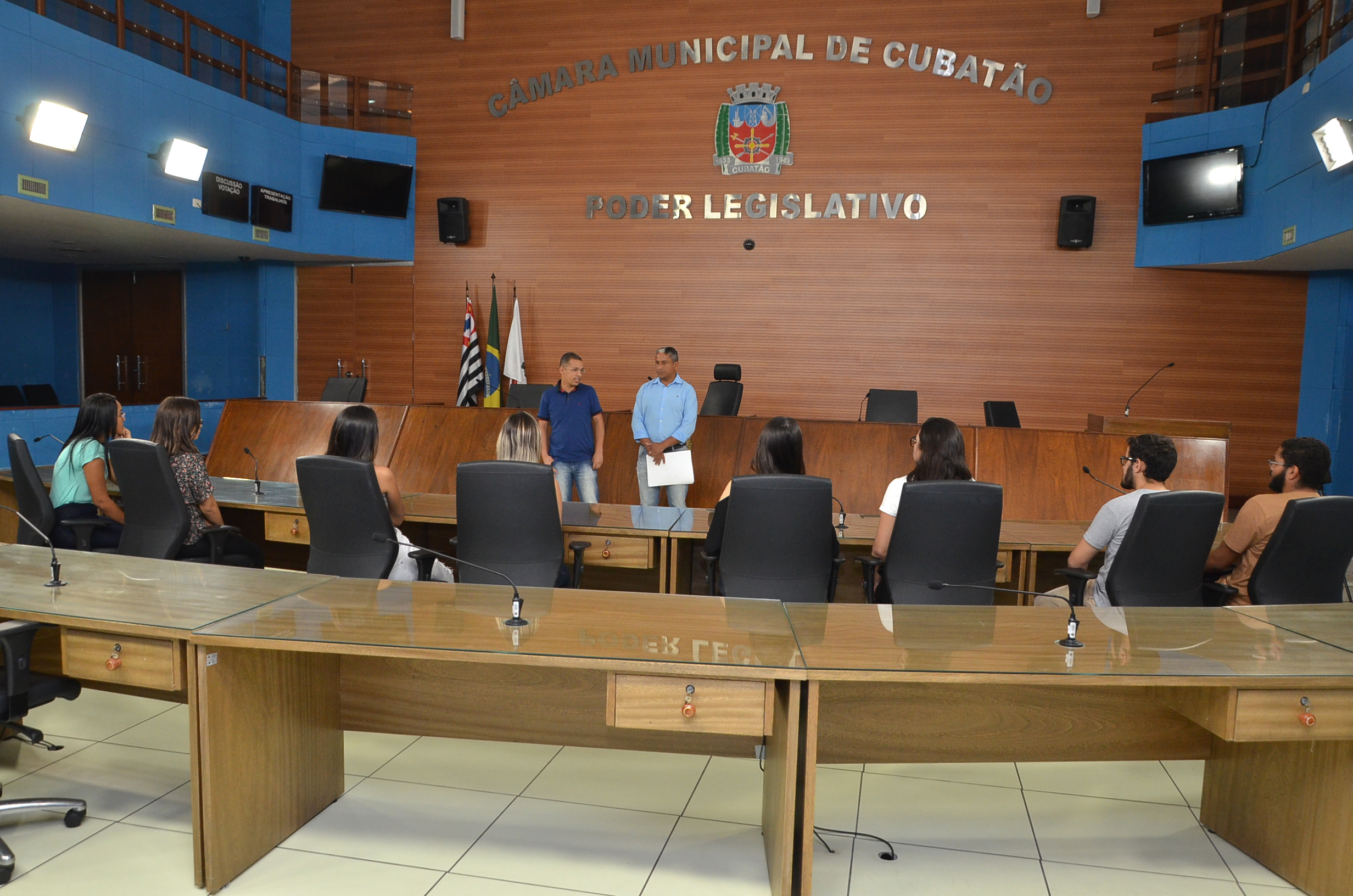 Alunos de Direito da ESAMC conhecem dinâmica de trabalho do Legislativo