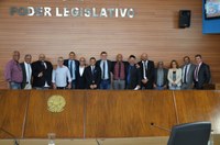 Alunos que criaram o Guia Digital de Saúde Pública são homenageados pela Câmara 