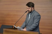 Anderson Veterinário solicita melhorias para escola no Vale Verde