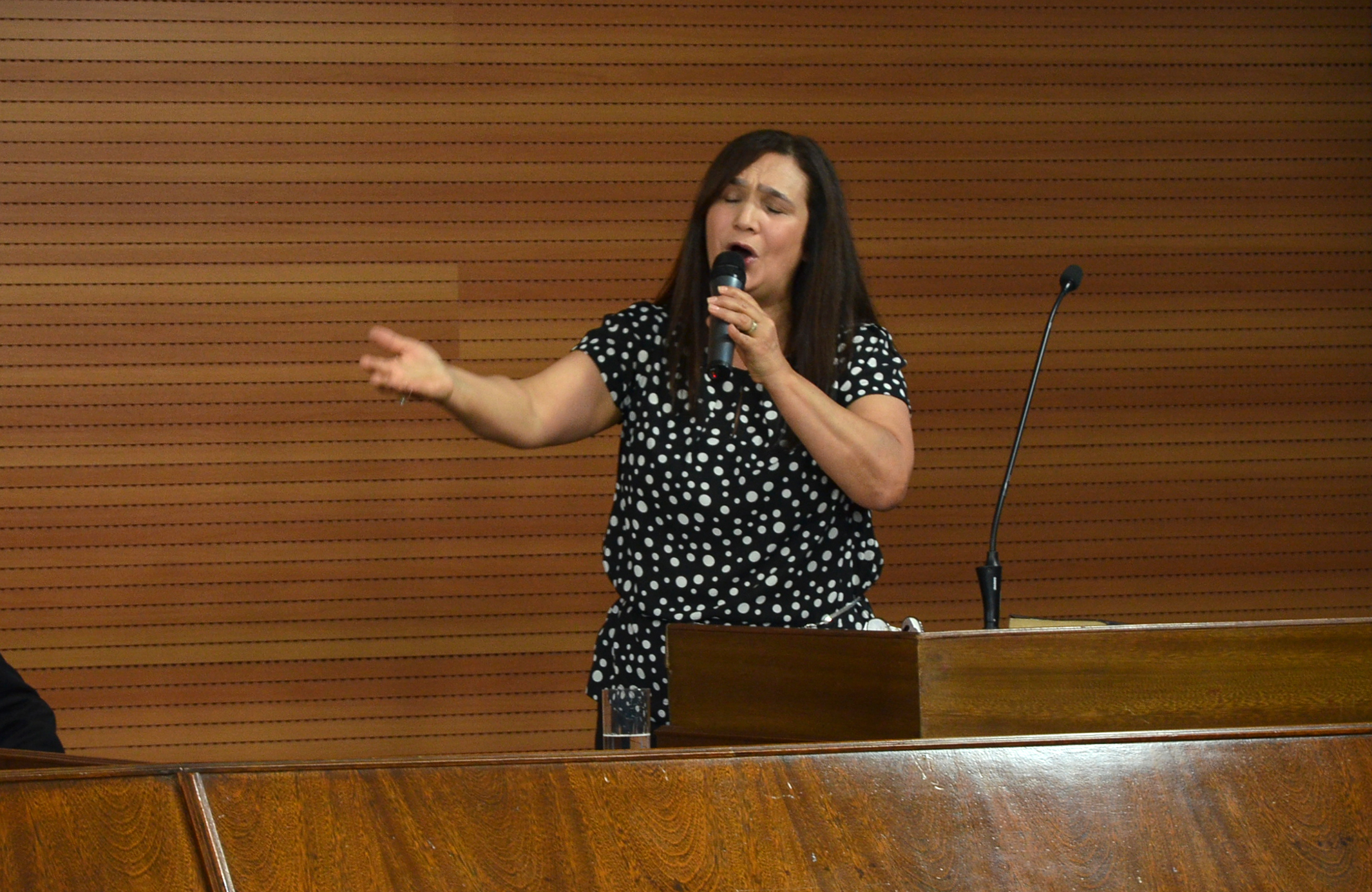 Ato Solene homenageia a cantora gospel Eula Paula
