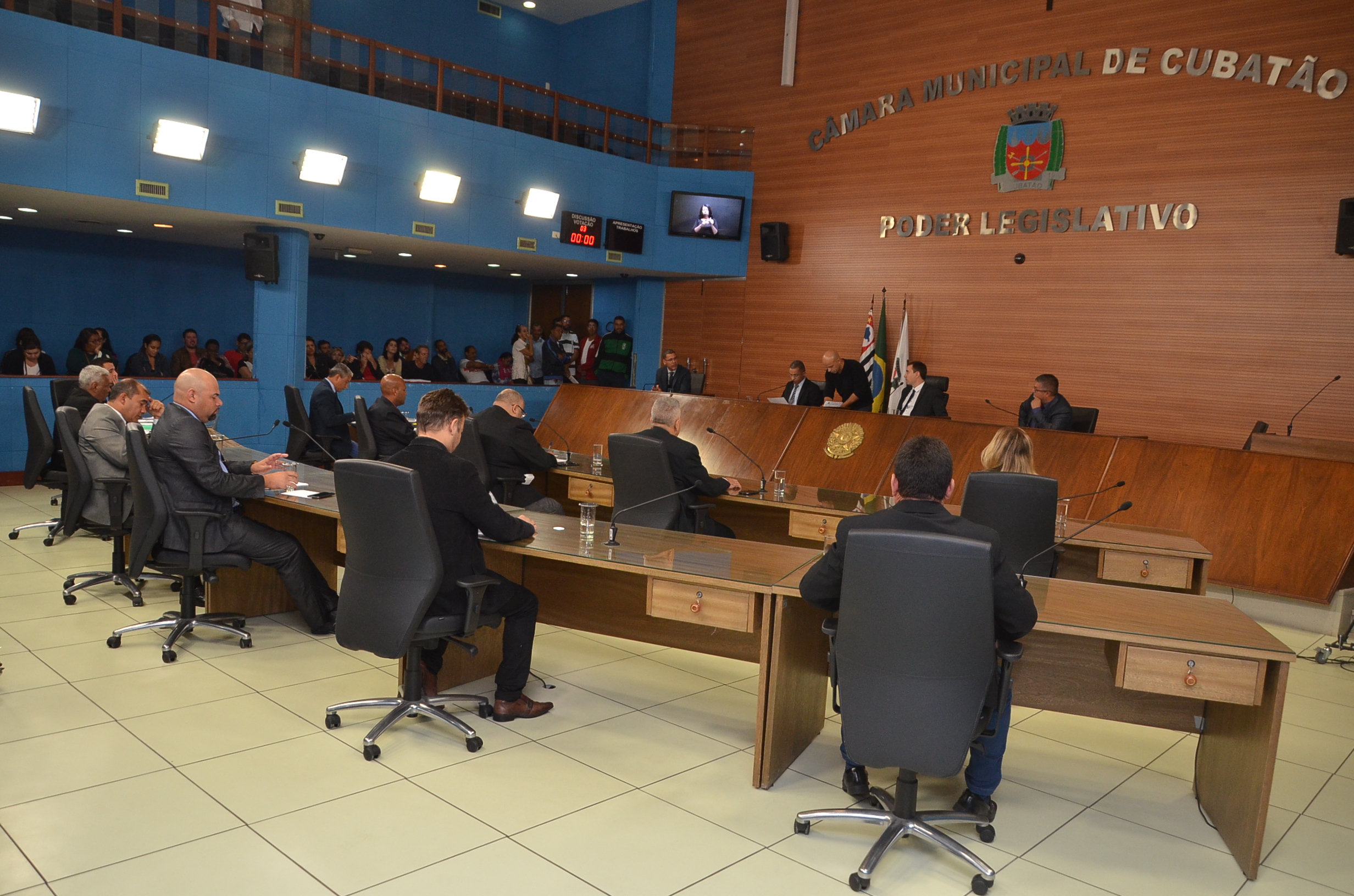 Câmara aprova projeto que altera valores da contribuição de iluminação pública