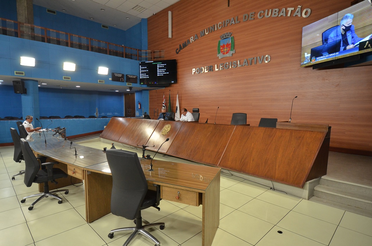 Câmara derruba veto sobre projeto que regulamenta cabeamento