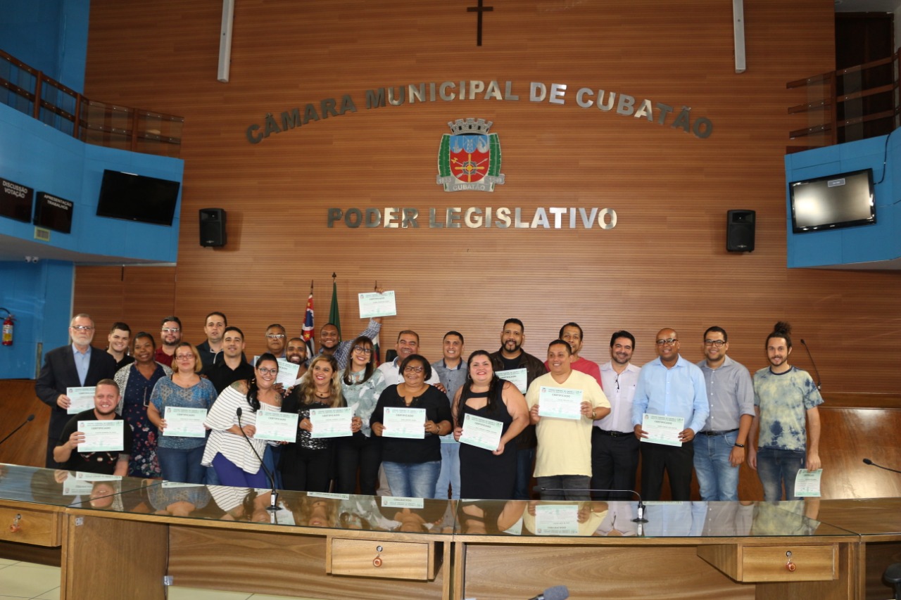 Câmara entrega certificados à alunos do Curso de Introdução à Política 