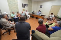 Câmara recebe comissão de servidores municipais aposentados