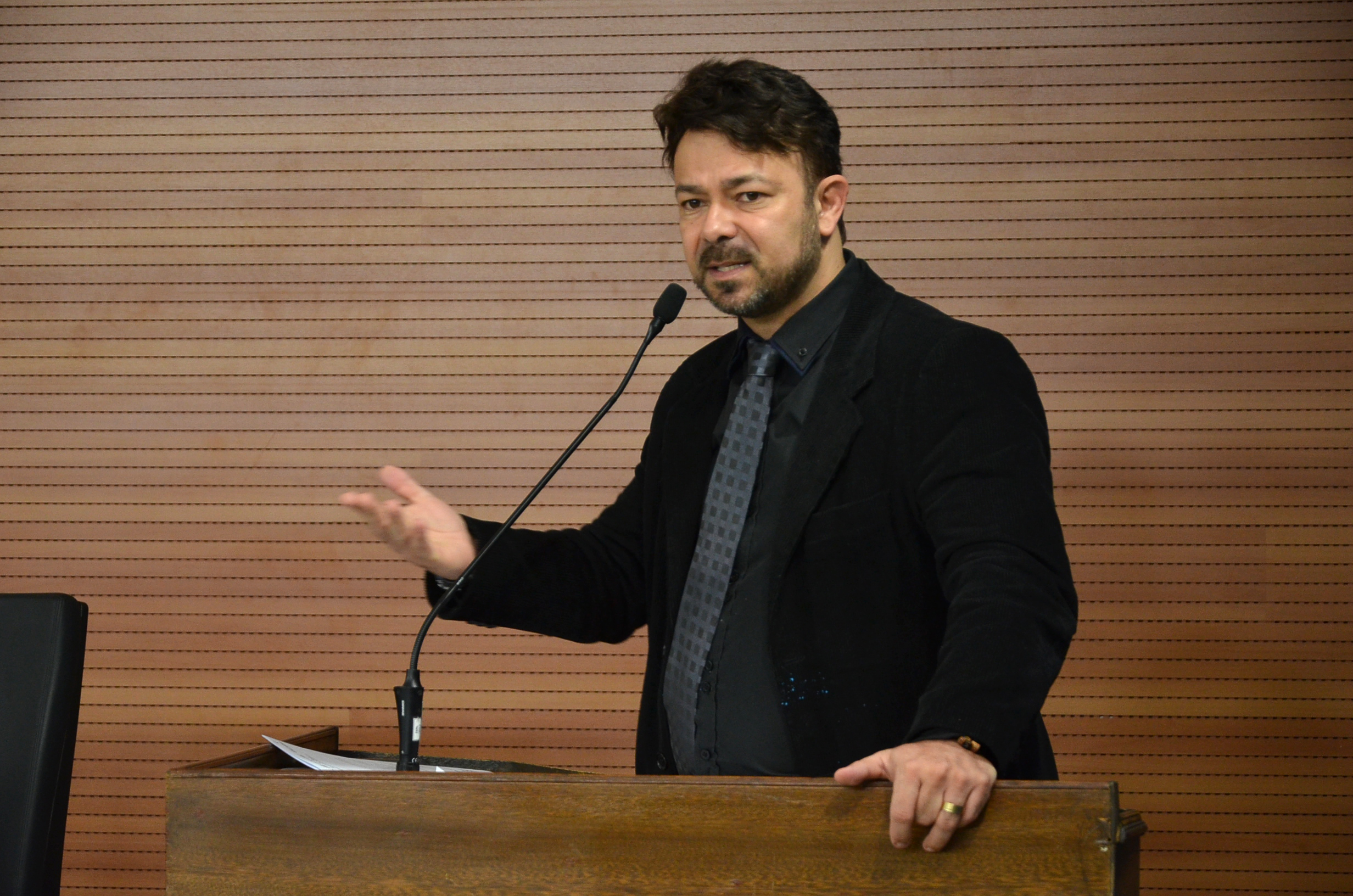 Comissão investigará problemas no atendimento da Caixa de Previdência