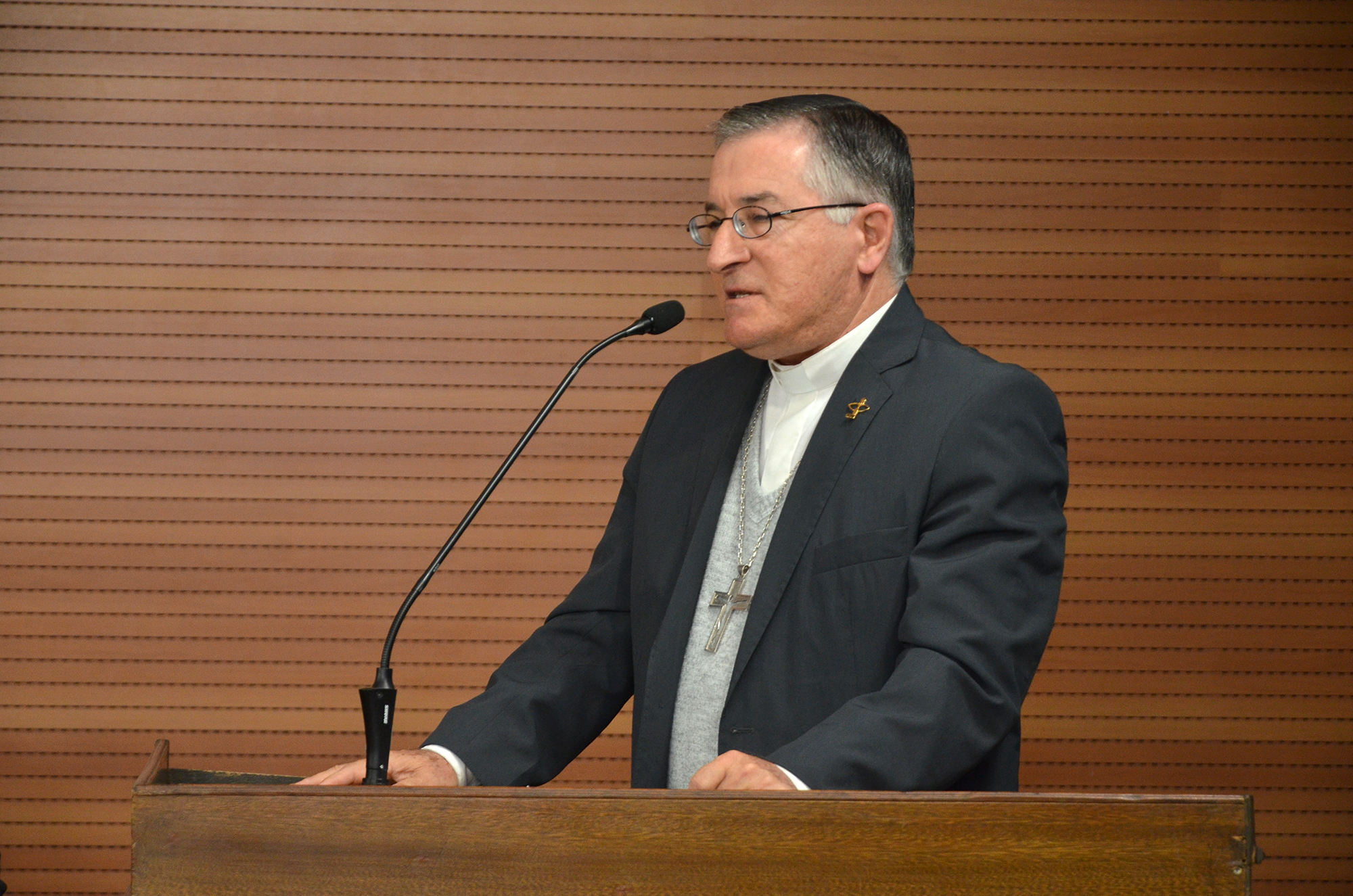 Dom Tarcísio defende diálogo na família durante Sessão Solene