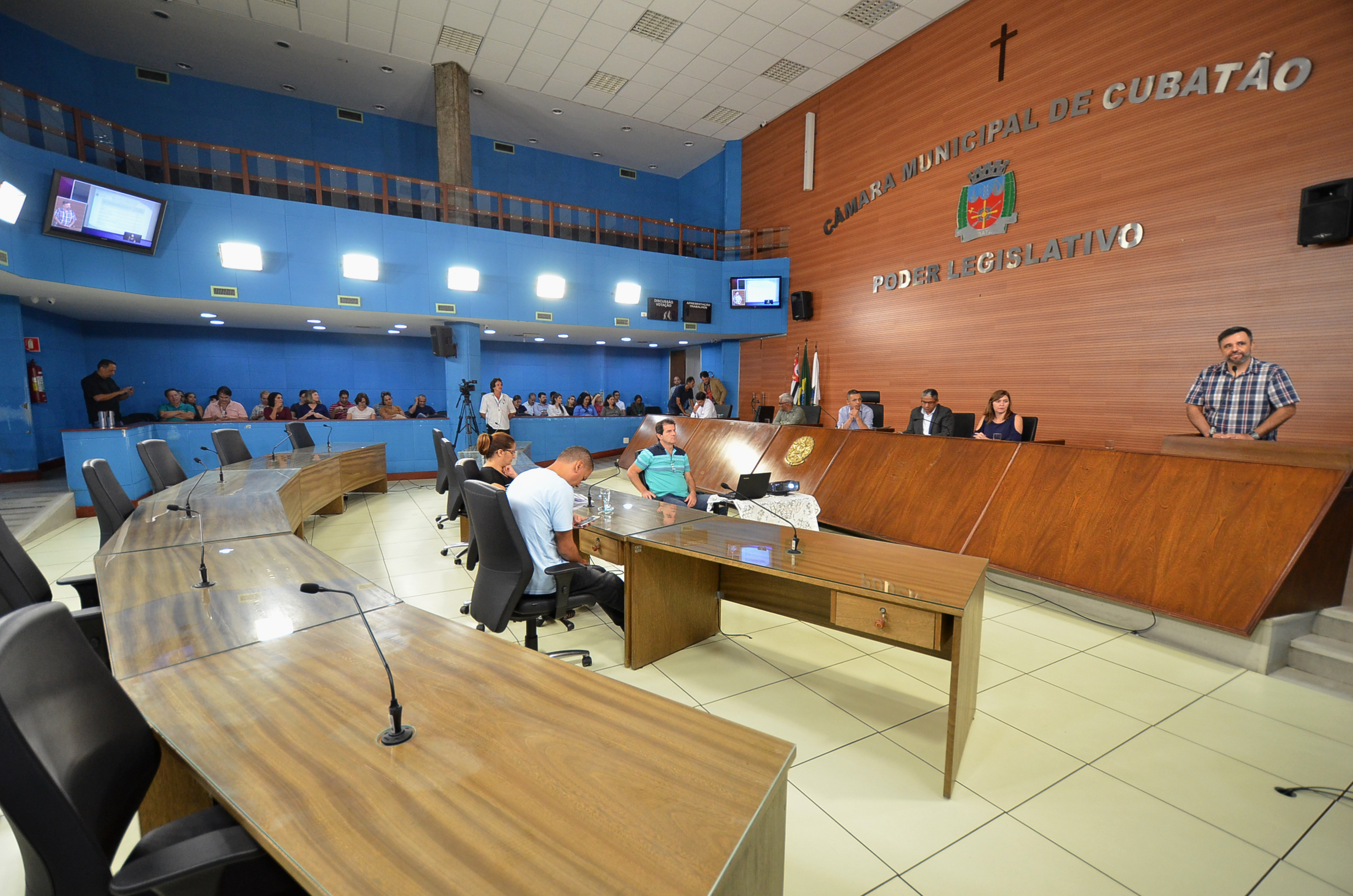 Em audiência pública, secretária de saúde responde a questionamentos de parlamentares