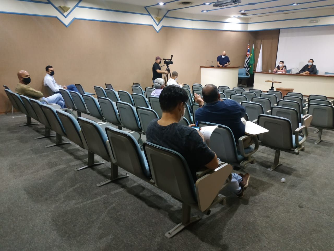 Em reunião com vereadores, Secretária de Saúde promete mais leitos para o Covid-9