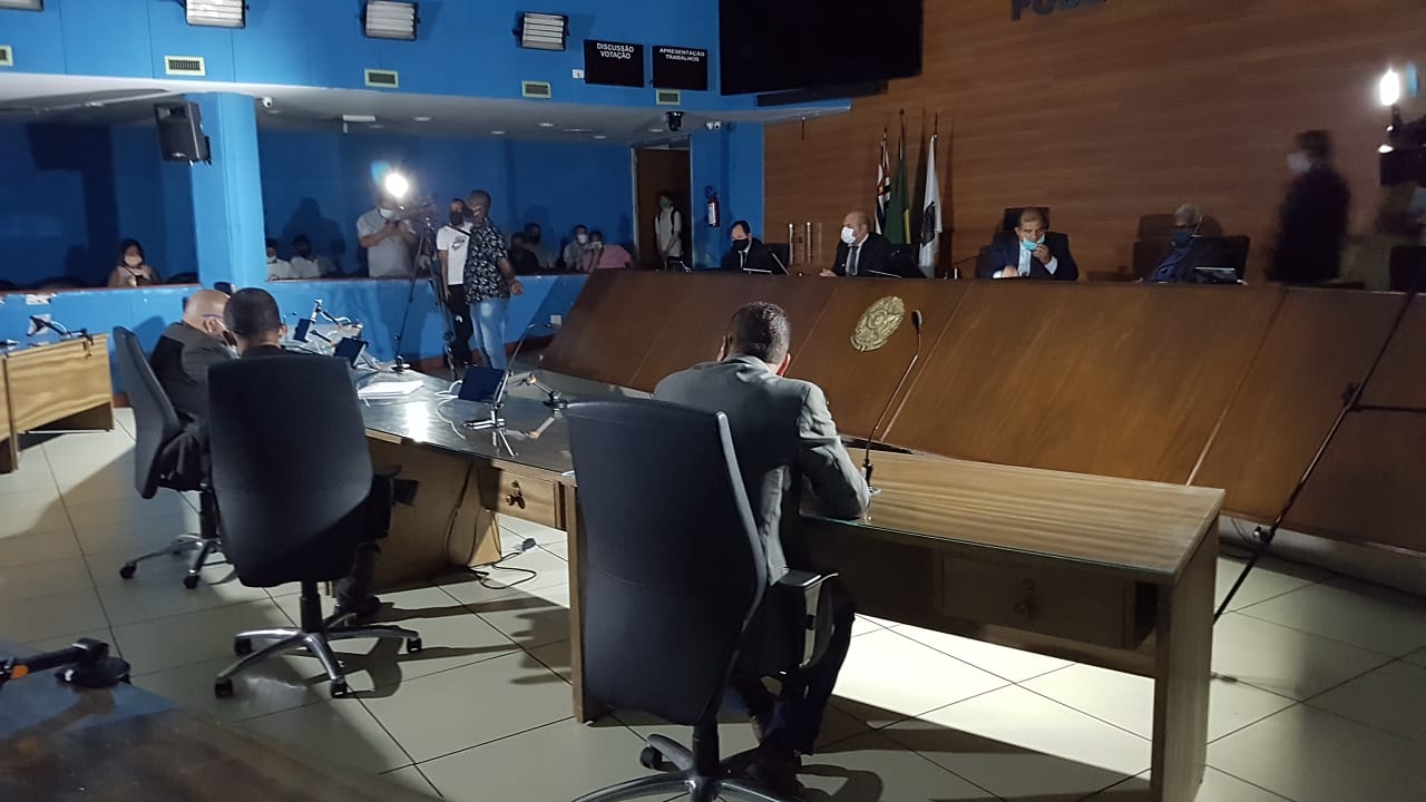 Em sessão extraordinária, parlamentares aprovam plenário virtual